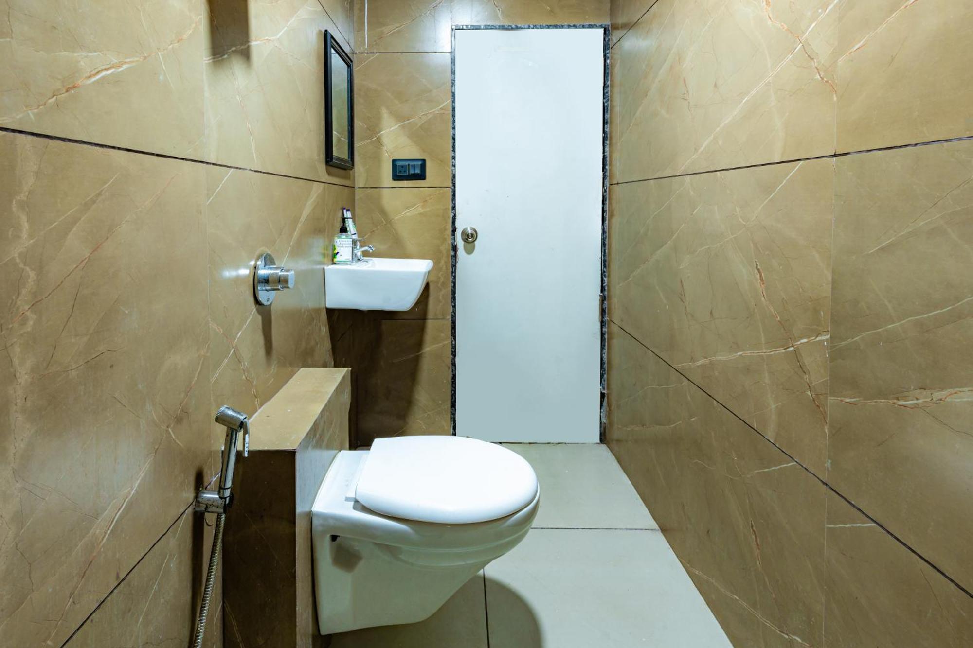 Treebo City Center Sakardara Exterior photo